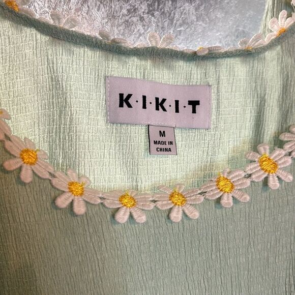 Kikit Women’s green lightweight creped material two piece tank and pant set med - Picture 3 of 8